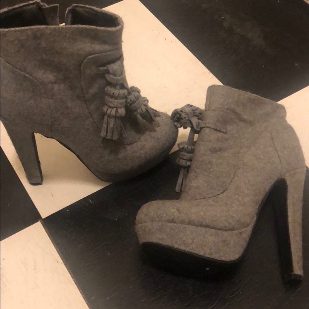 Grey High Heels Size 5.5